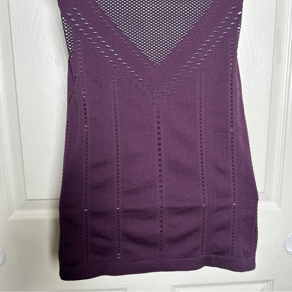 Athleta Purple Mesh Workout Tank Top Size XS Perforated Ventilated Beachy Gym - Picture 7 of 10